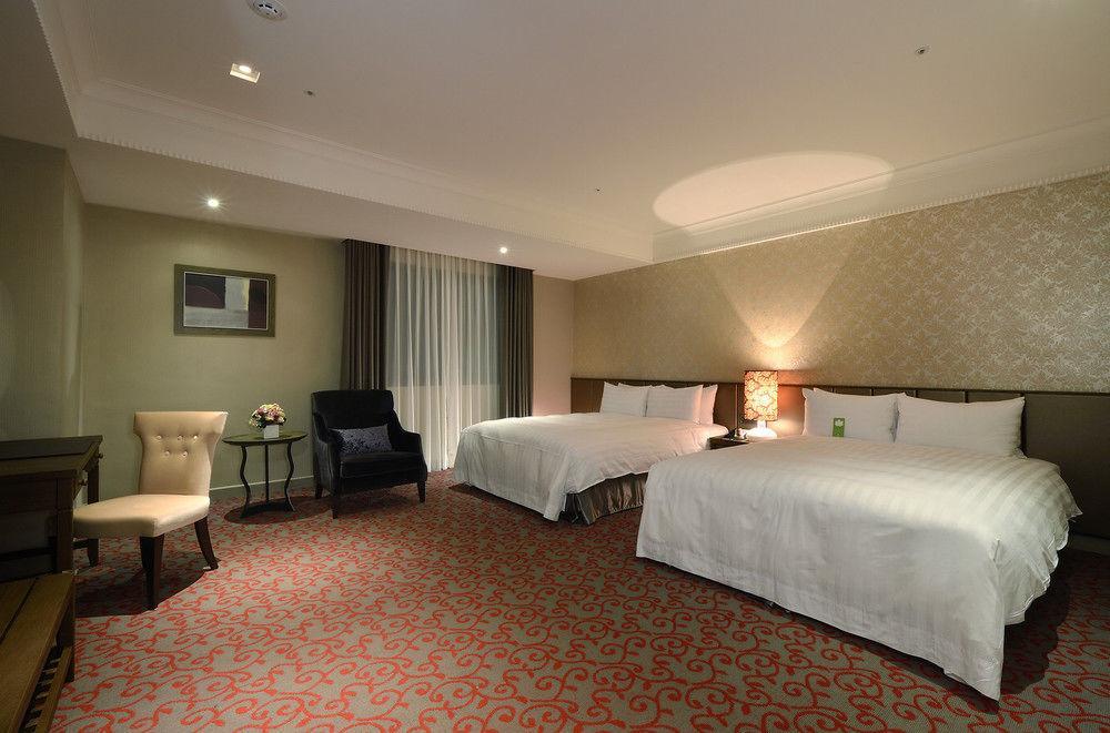 Grand City Hotel Fengyuan Bagian luar foto