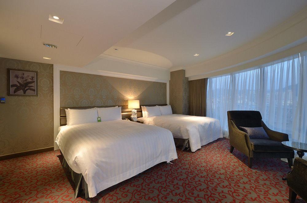 Grand City Hotel Fengyuan Bagian luar foto